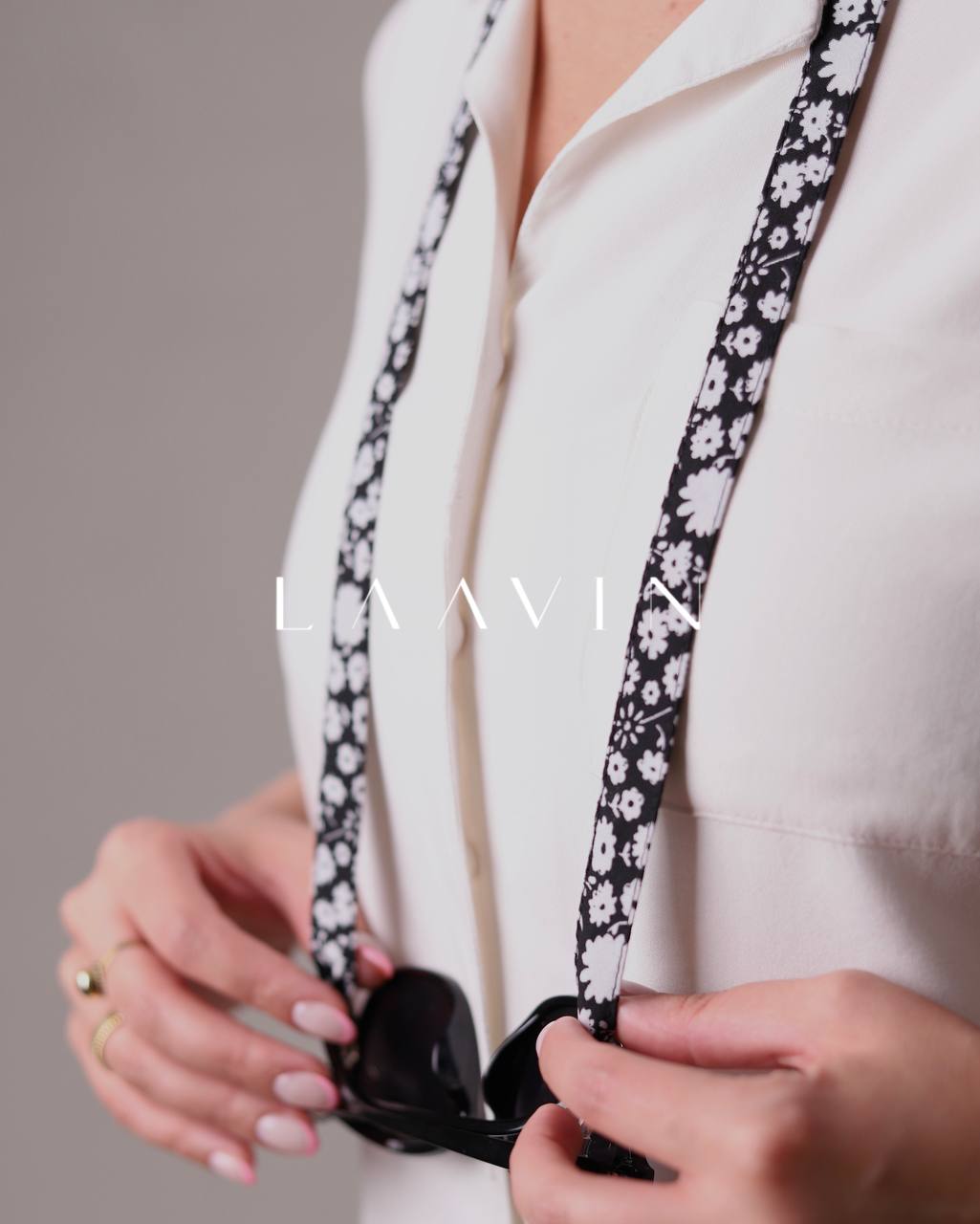 photo_2025-06-11_13-42-35 بند عینک نواری پارچه ای ( مشکی) – کد 8003 - Image 1